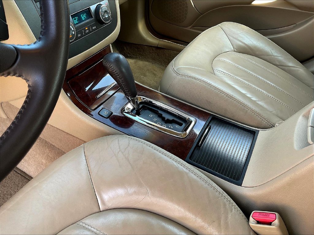 Used 2008 Buick Lucerne CXL w/ Driver Confidence Package FWD image 20