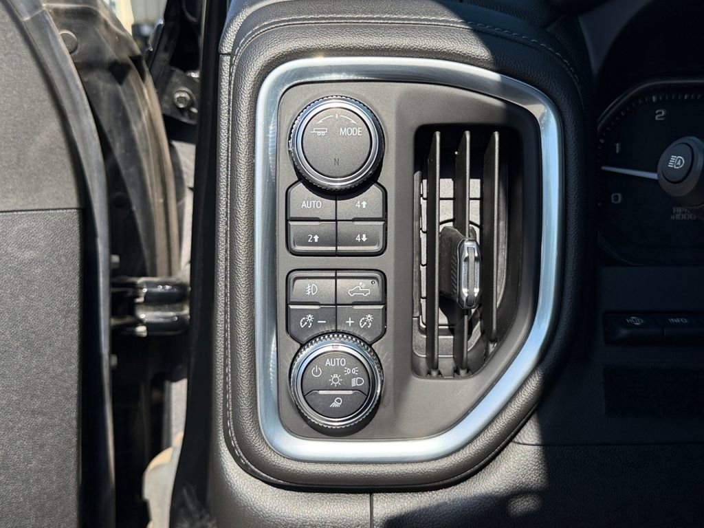 Used 2021 GMC Sierra 3500 Denali w/ Denali Ultimate Package AWD/4WD image 31