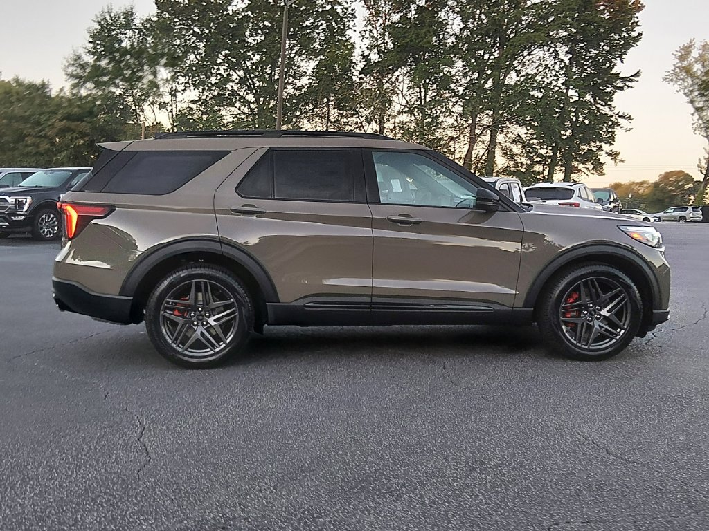 New 2027 Ford Explorer ST w/ Sun And Sound Package AWD/4WD image 3