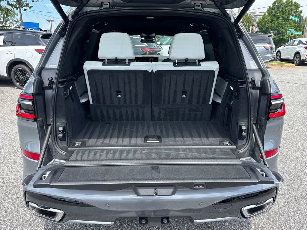 Used 2023 BMW X7 xDrive40i w/ M Sport Package AWD/4WD image 21