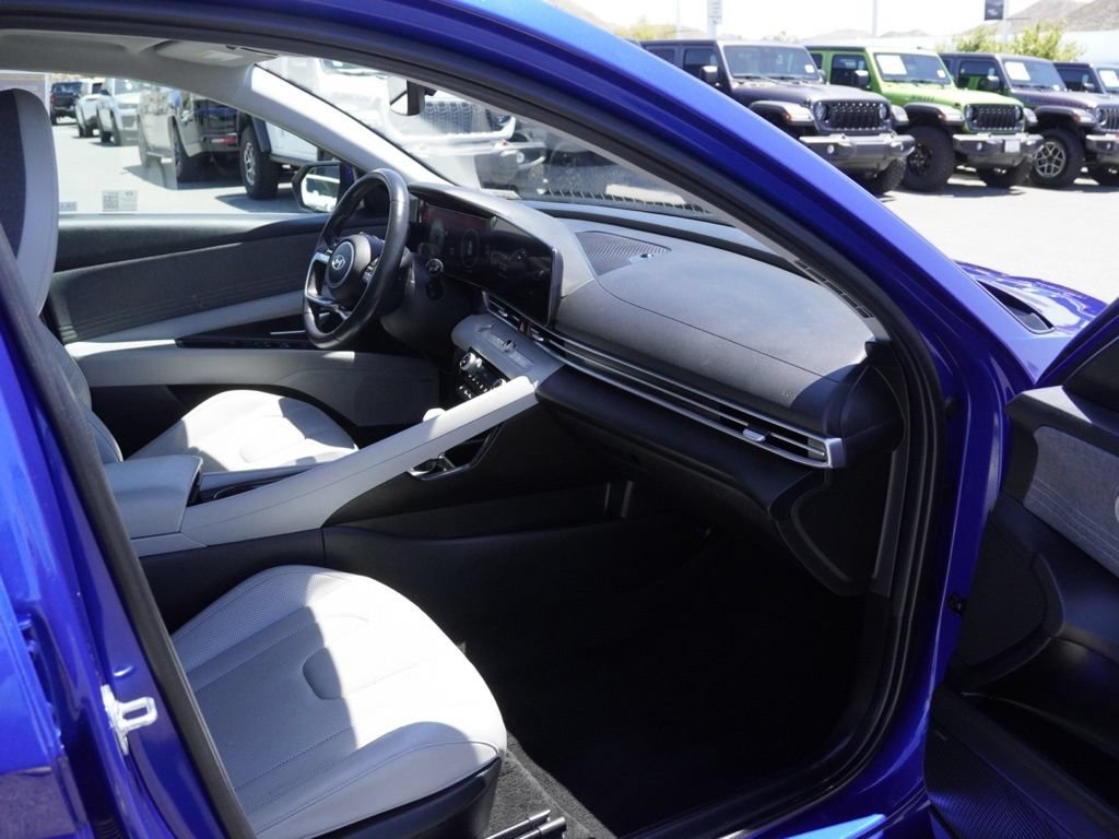 Used 2024 Hyundai Elantra Limited FWD image 23