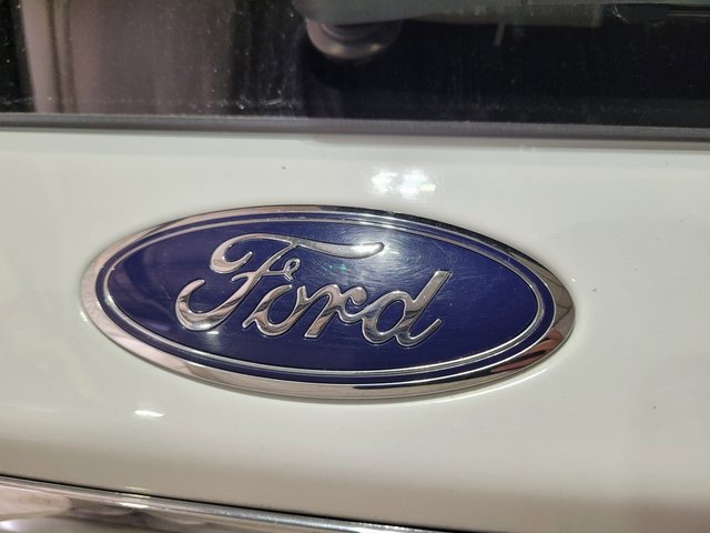 Used 2022 Ford Explorer XLT image 64