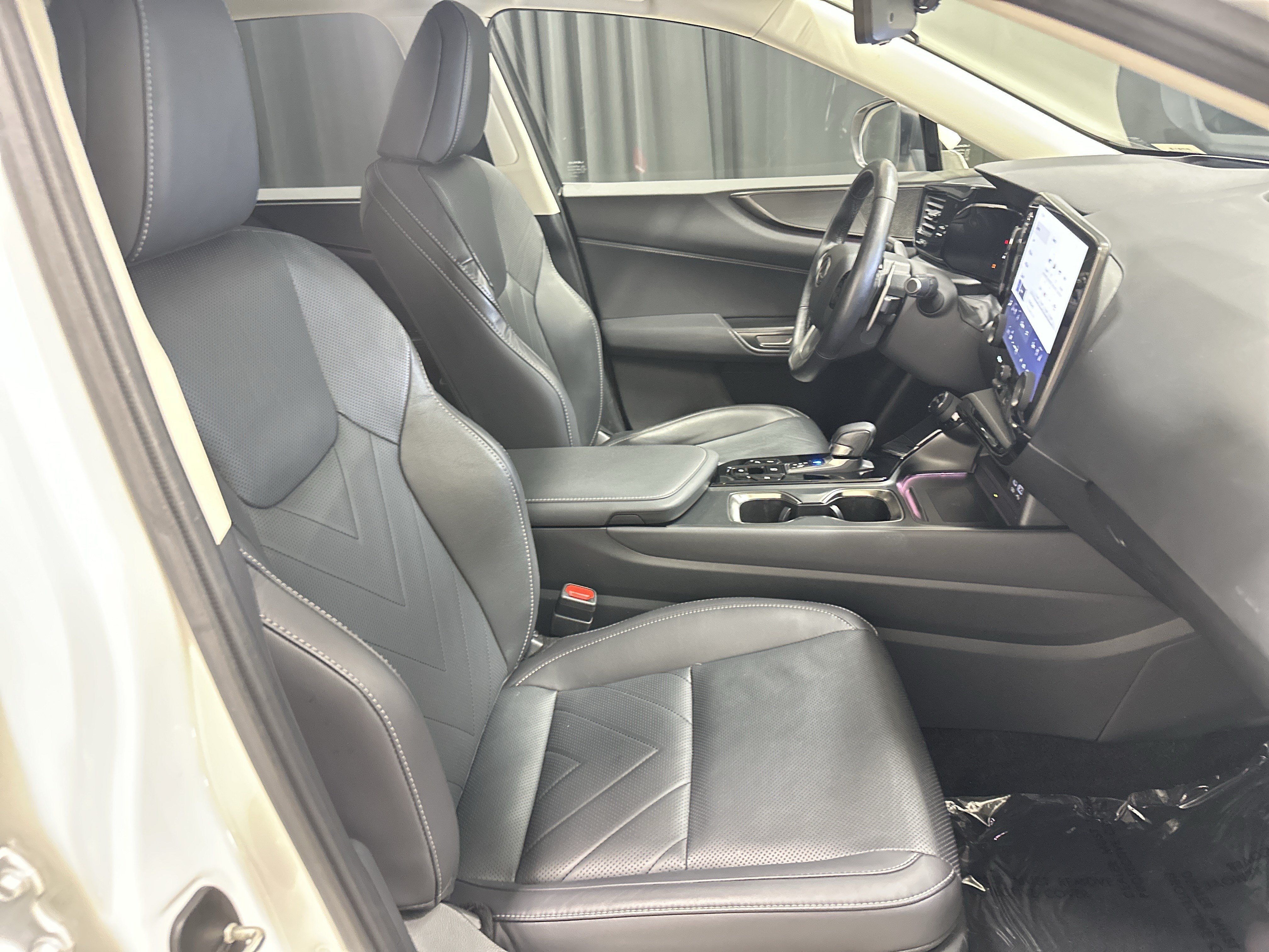 Used 2024 Lexus NX 350h AWD w/ Vision Package image 33