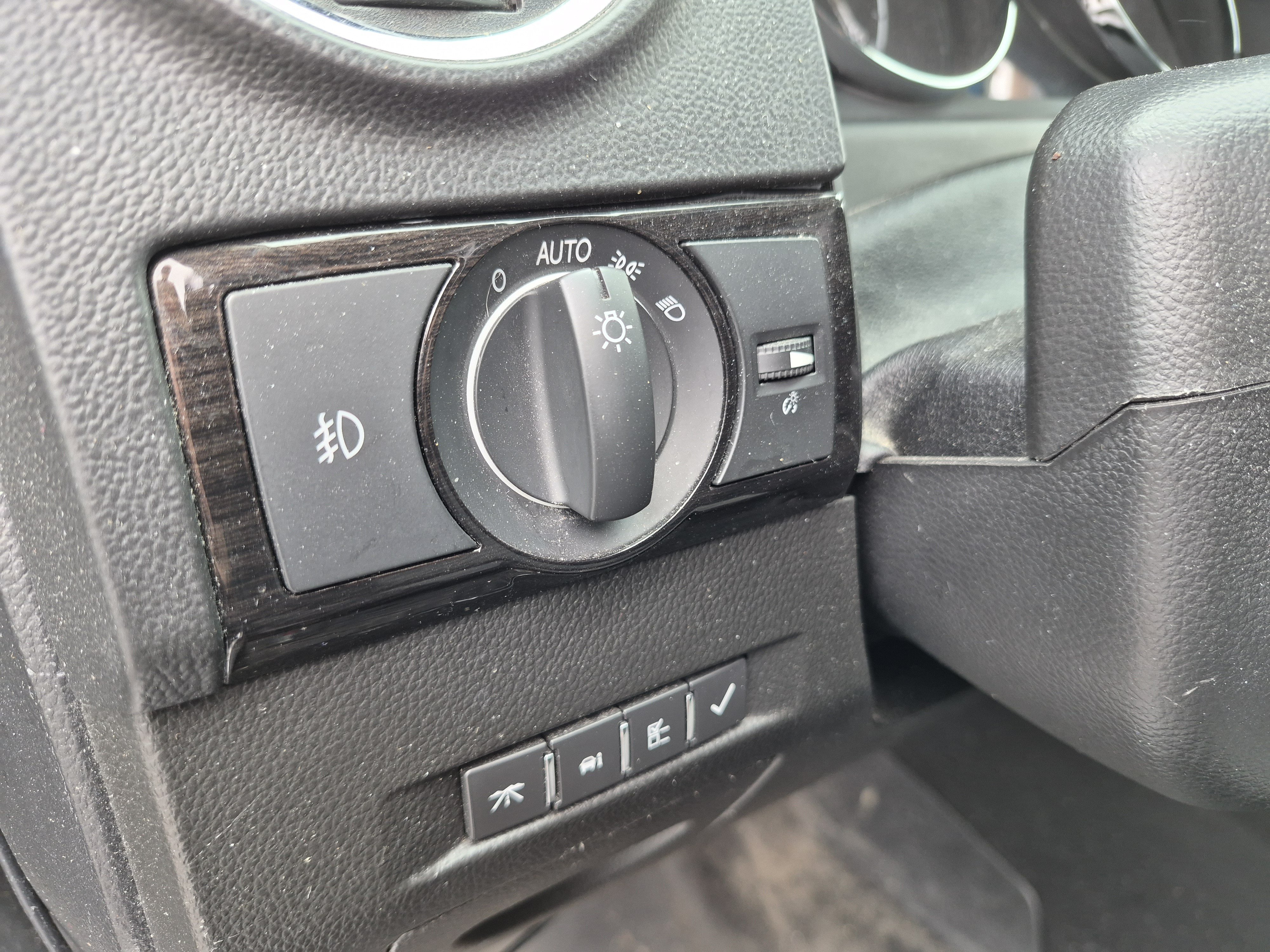 Used 2014 Chevrolet Captiva Sport LT FWD image 16