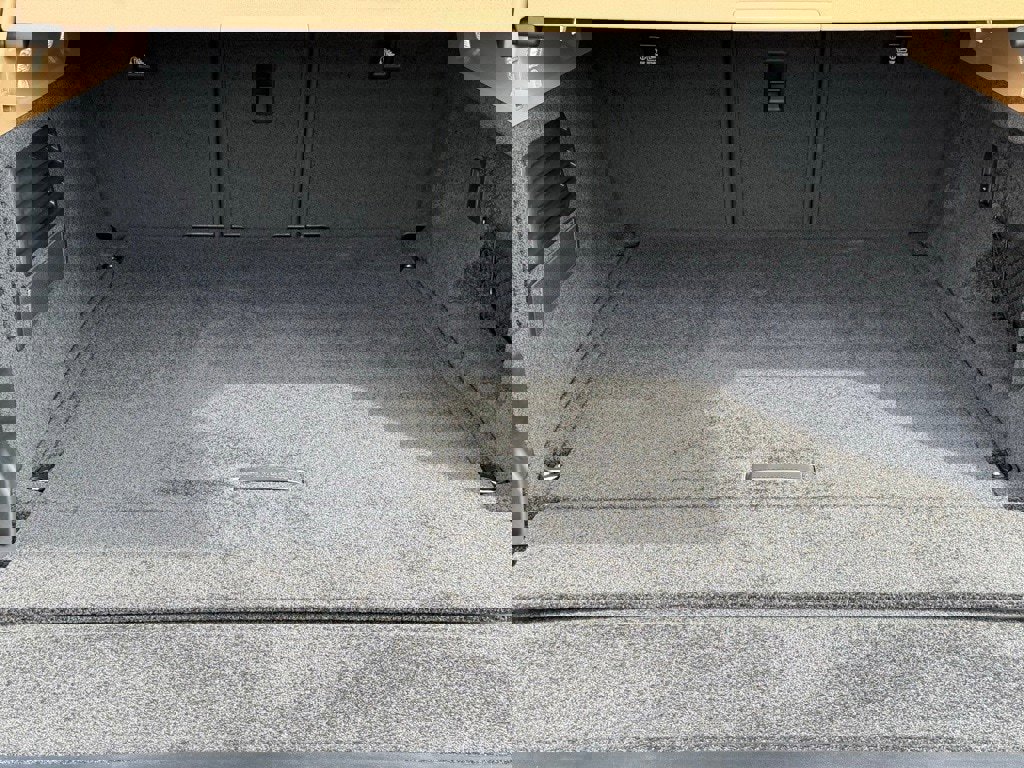 New 2025 Land Rover Range Rover SE image 37