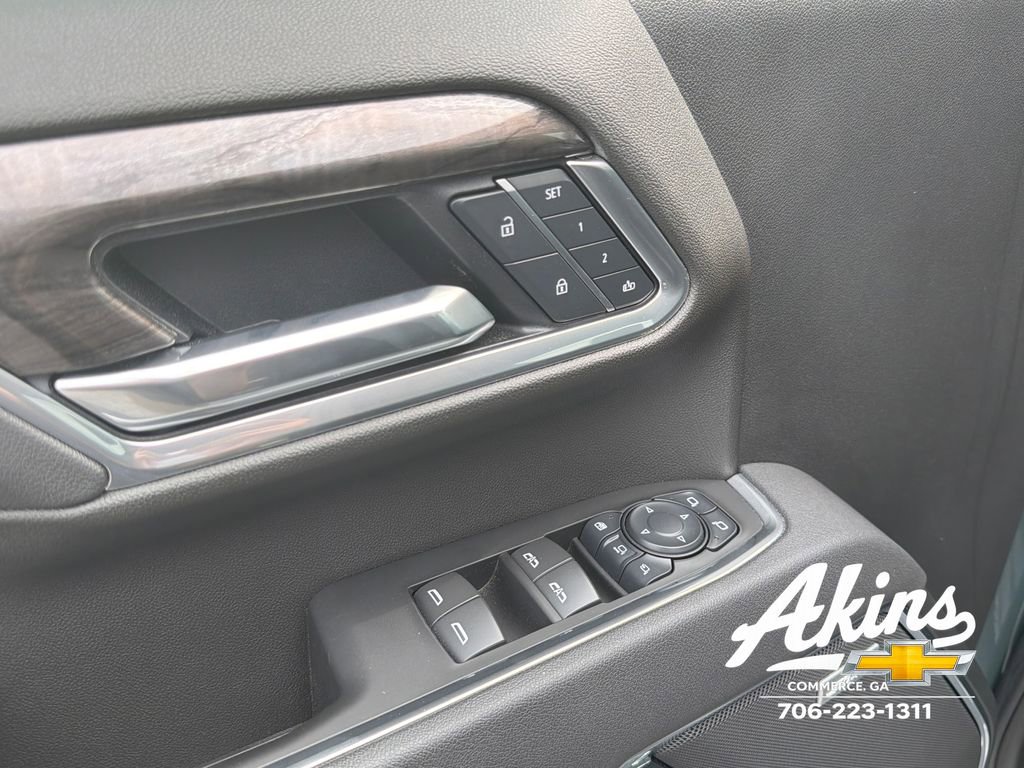 New 2025 Chevrolet Silverado 2500 LTZ w/ LTZ Convenience Package AWD/4WD image 15