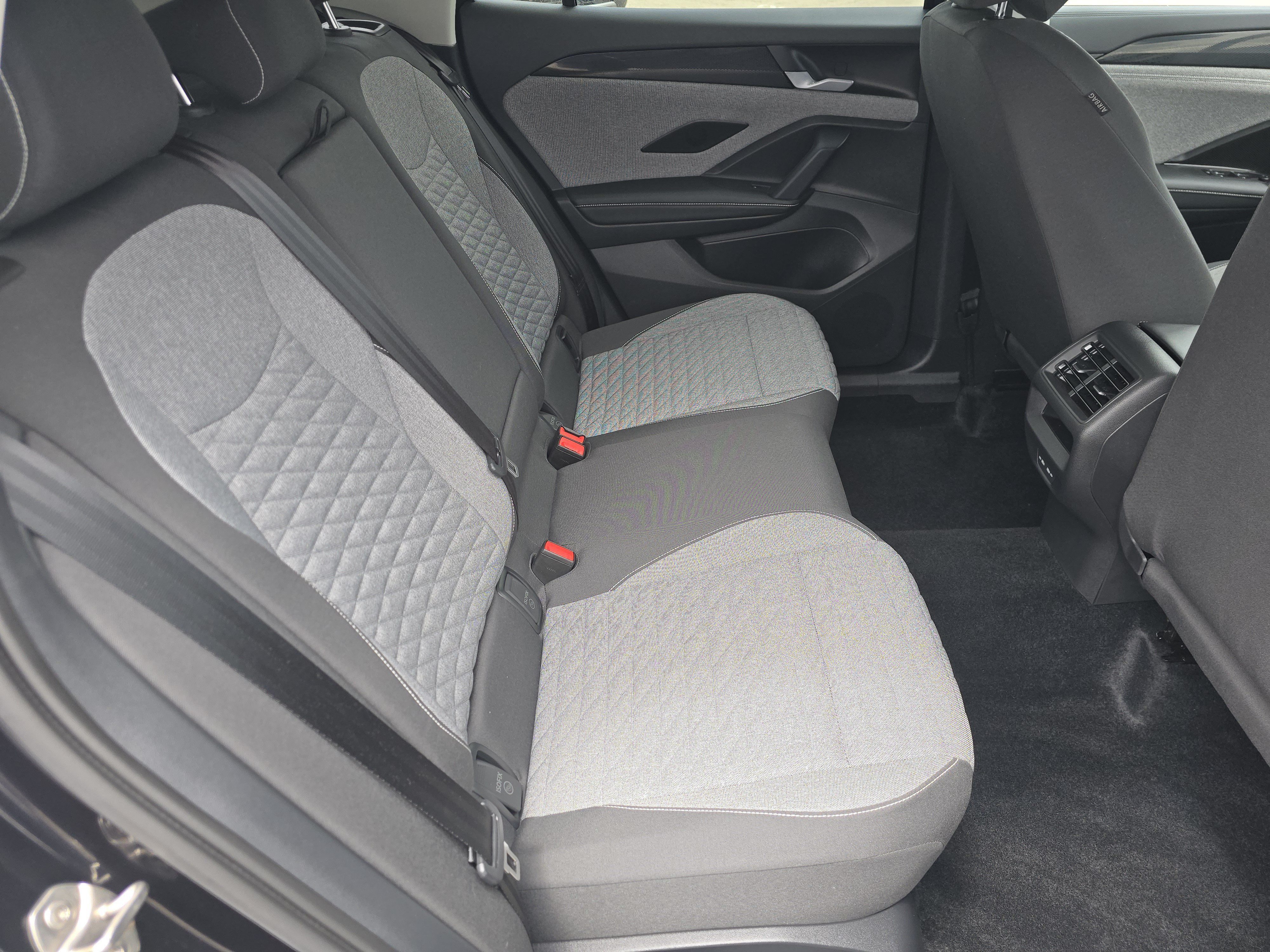New 2025 Volkswagen Tiguan S AWD/4WD image 17
