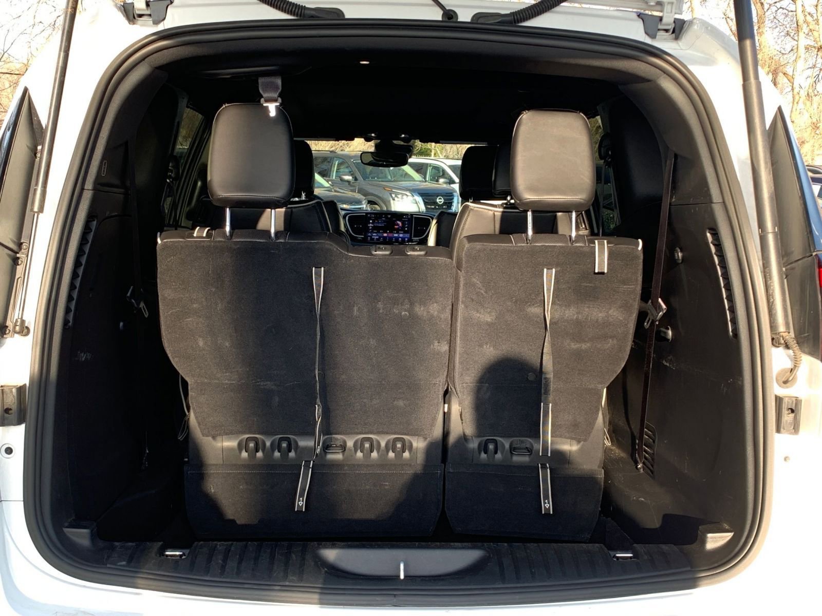 Used 2025 Chrysler Pacifica Limited image 35