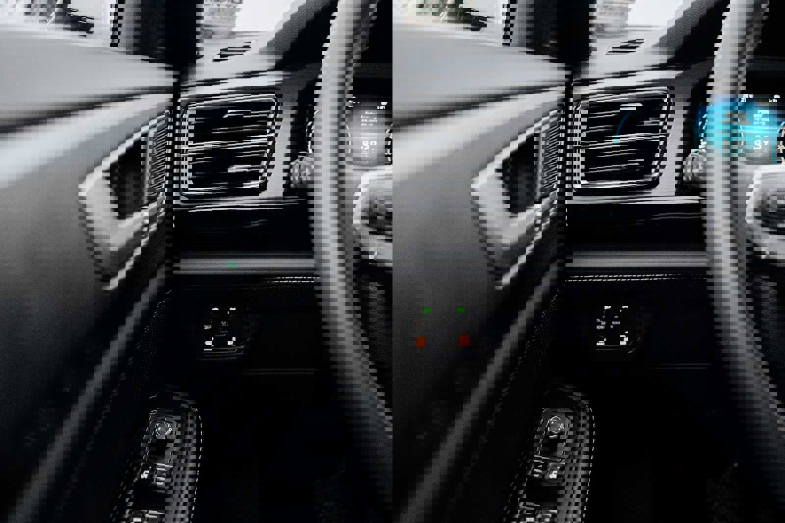 Used 2024 Volkswagen Atlas Cross Sport SE image 23