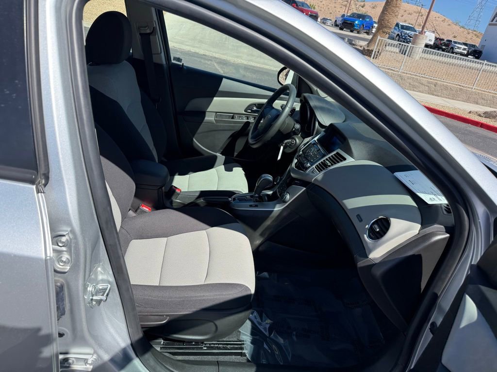 Used 2016 Chevrolet Cruze LS image 10