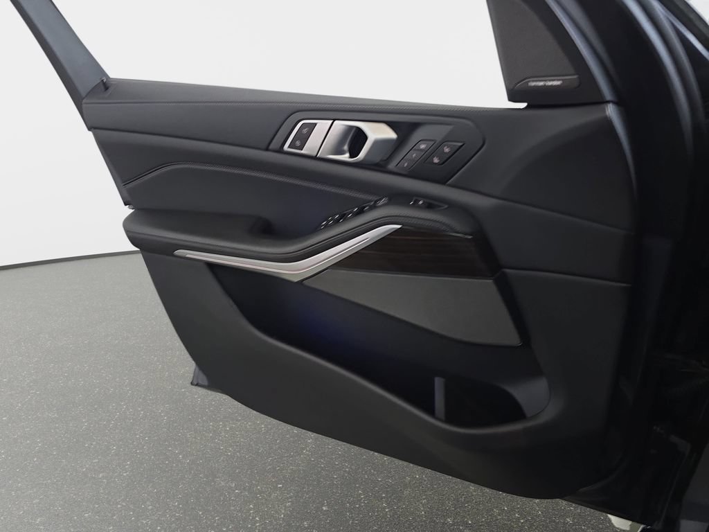 Used 2020 BMW X5 M50i AWD/4WD image 25