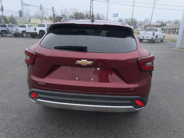 Used 2025 Chevrolet Trax LT w/ LT Convenience Package image 16