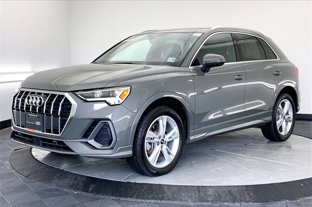 Certified 2023 Audi Q3 2.0T Premium w/ Convenience Package image 2