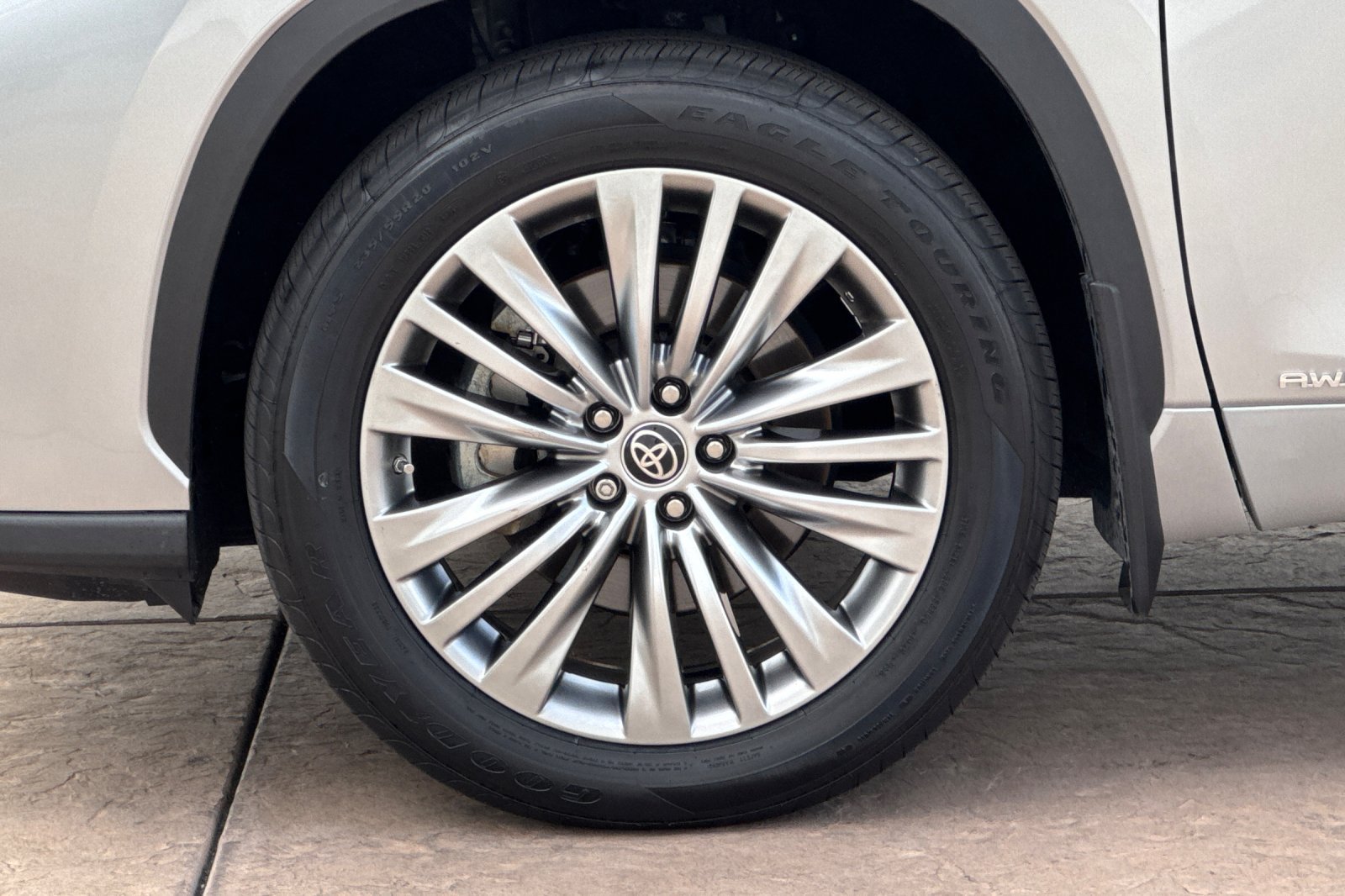 Certified 2022 Toyota Highlander Platinum AWD/4WD image 35