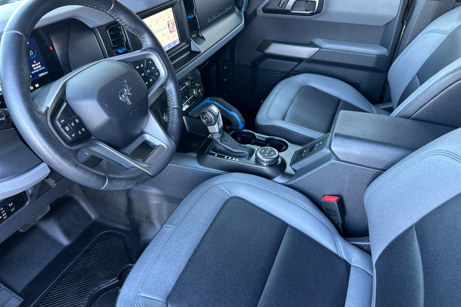 Used 2023 Ford Bronco Black Diamond w/ Sasquatch Package image 10