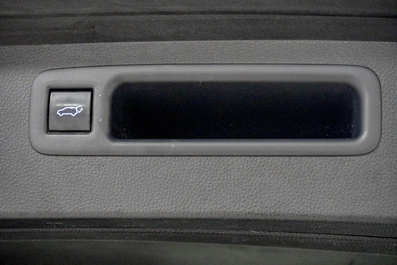 Used 2020 Toyota Highlander XLE image 11