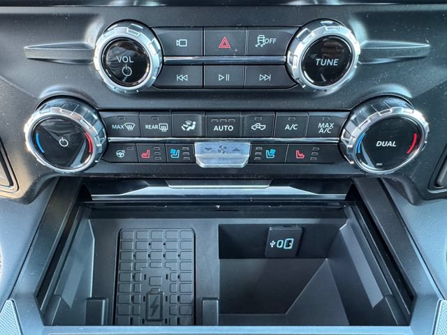 New 2026 Ford F350 Platinum w/ FX4 Off-Road Package AWD/4WD image 9