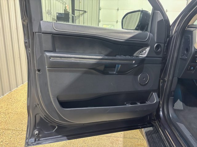 Used 2024 Ford Expedition XLT image 14