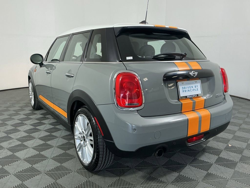 Used 2017 MINI Cooper 4-Door Hardtop image 7