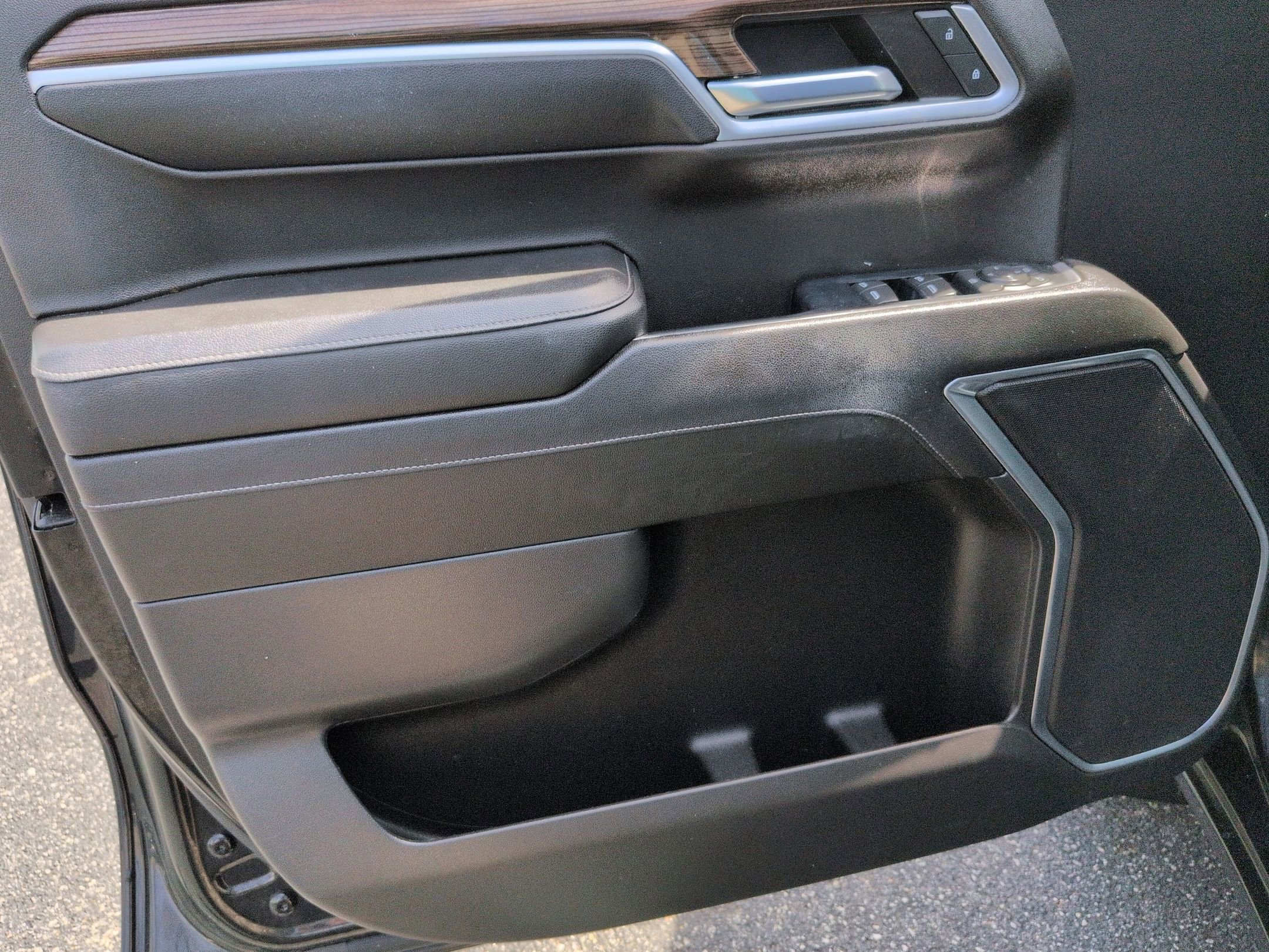 Used 2022 Chevrolet Silverado 1500 LT image 14