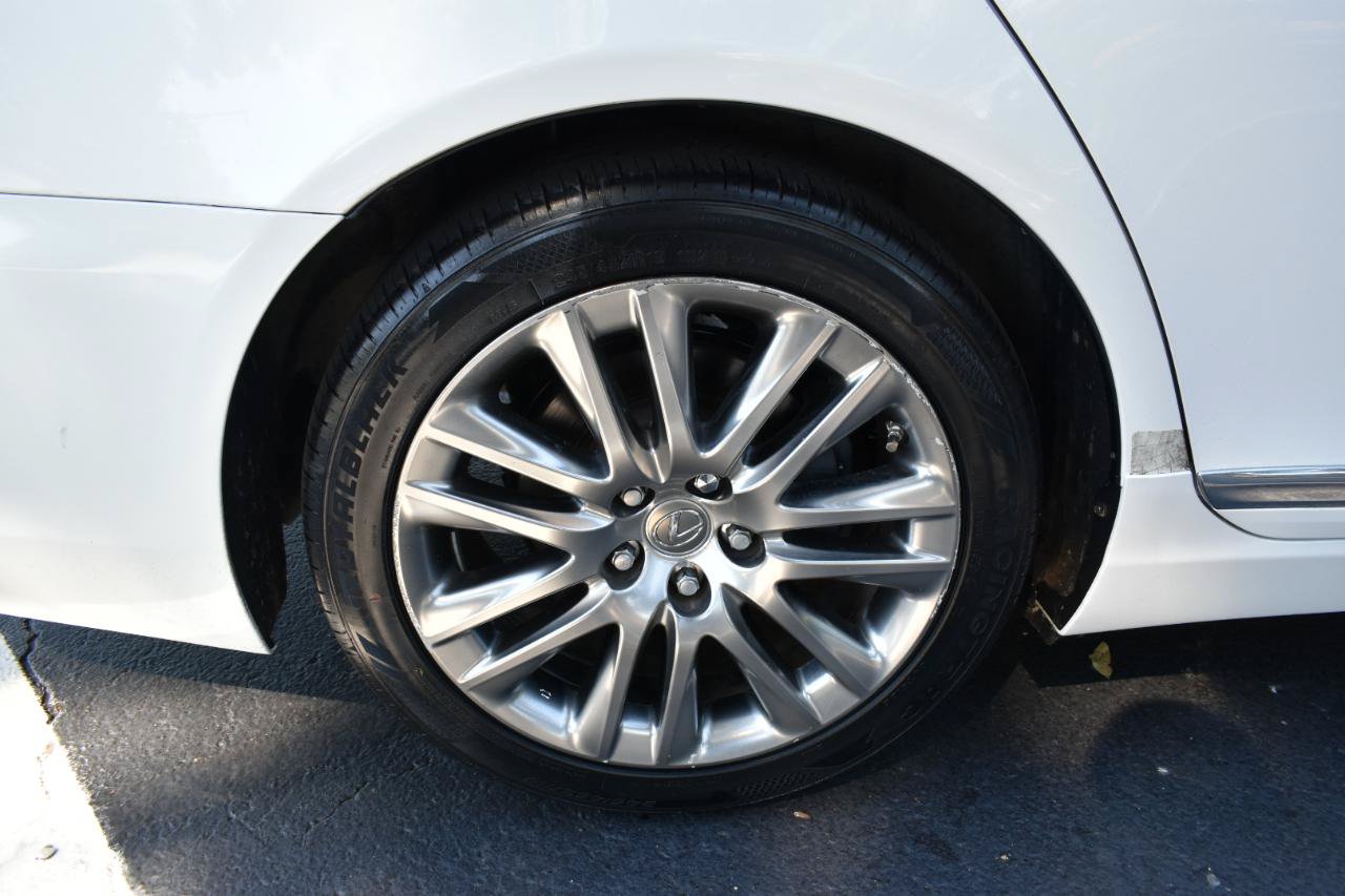 Used 2014 Lexus LS 460 w/ Comfort Package RWD image 33