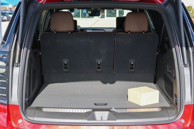 New 2026 Chevrolet Suburban High Country image 10