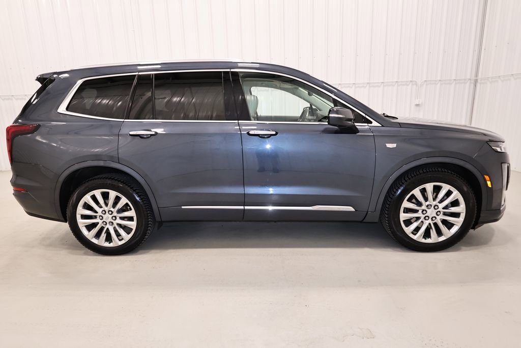 Used 2021 Cadillac XT6 Premium Luxury AWD/4WD image 2
