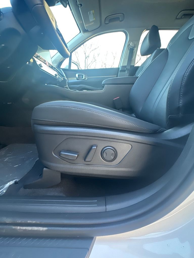 New 2026 Kia Sorento S image 9
