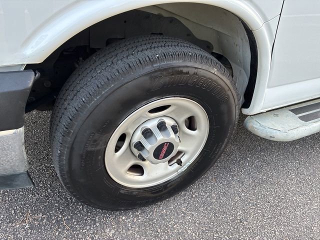 Used 2024 GMC Savana 2500 w/ Driver Convenience Package image 11