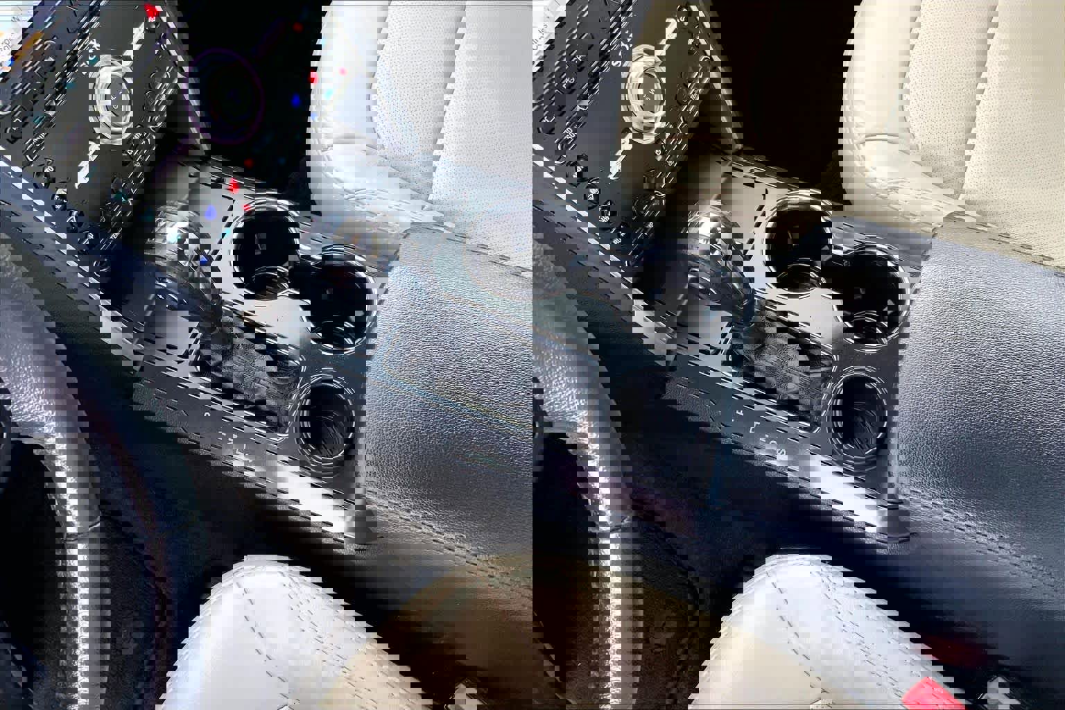 Used 2018 Ford Explorer Limited w/ Equipment Group 301A image 15