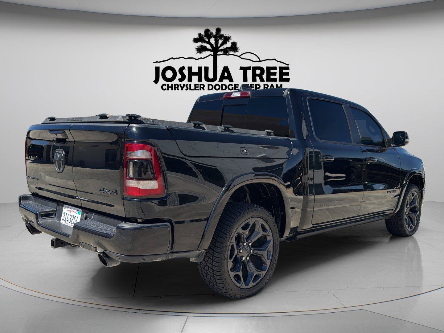 Used 2020 RAM 1500 Limited w/ Black Appearance Package AWD/4WD image 7