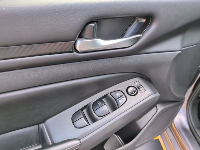 Used 2024 Nissan Altima 2.5 SV FWD image 10