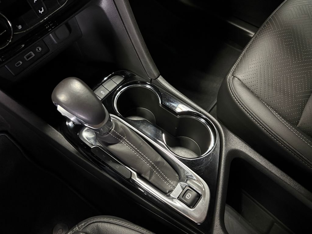 Used 2020 Buick Encore GX Essence w/ Experience Buick Package image 26