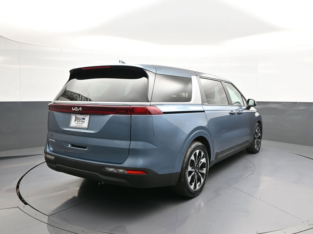 Used 2024 Kia Carnival EX FWD image 6