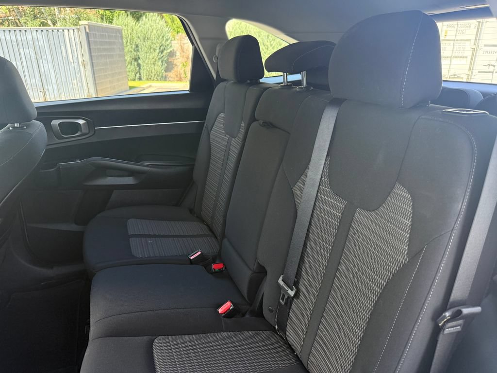 Used 2022 Kia Sorento LX AWD/4WD image 33