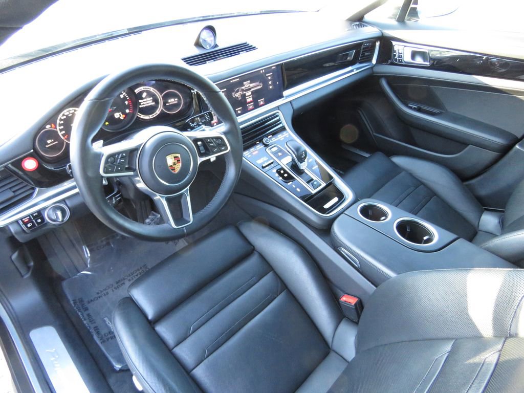 Used 2018 Porsche Panamera 4 image 11