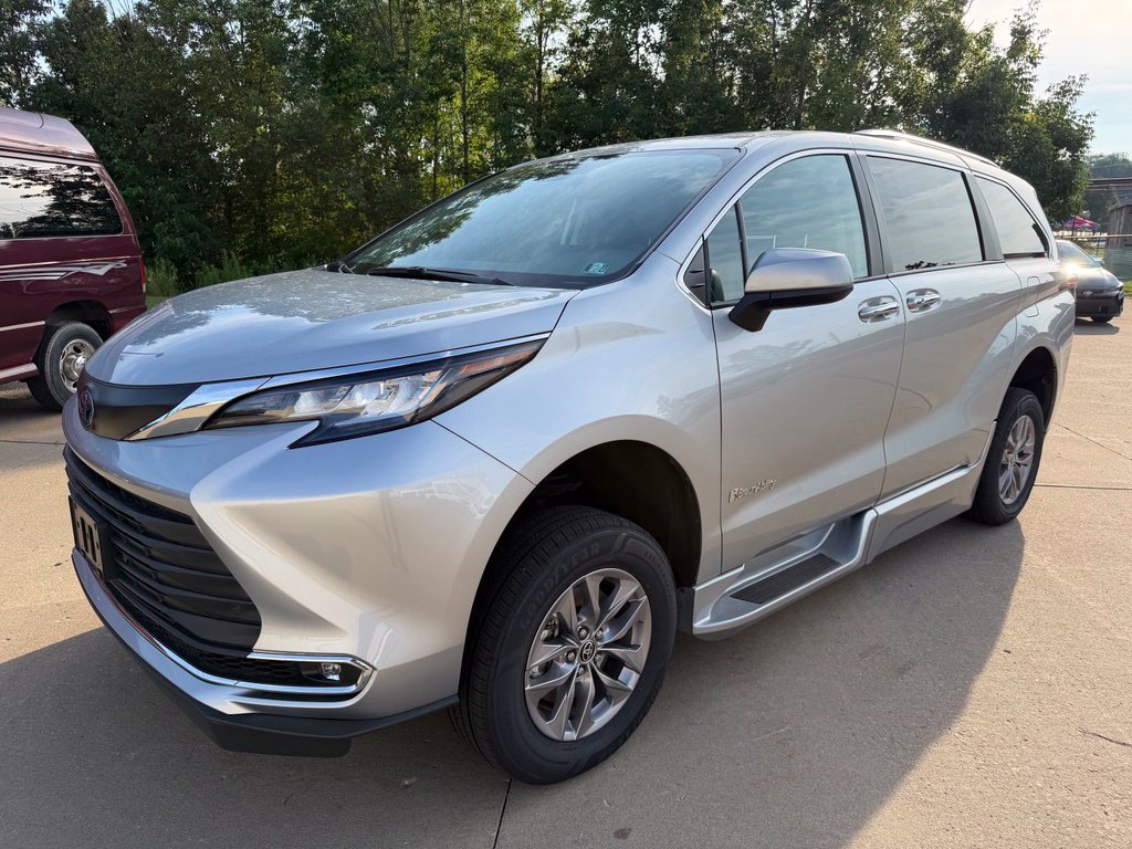 Used 2023 Toyota Sienna XLE w/ XLE Plus Package