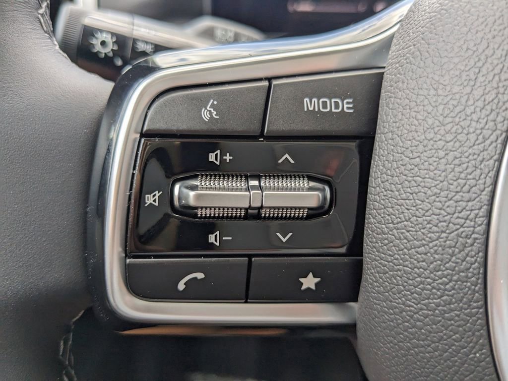 Certified 2025 Kia Sorento S AWD/4WD image 32