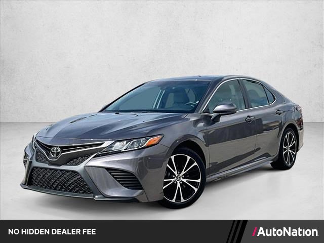 Used 2018 Toyota Camry SE FWD image 1