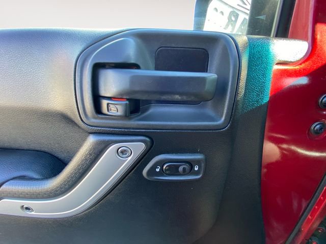 Used 2013 Jeep Wrangler Unlimited Sahara w/ Trailer Tow Group image 17