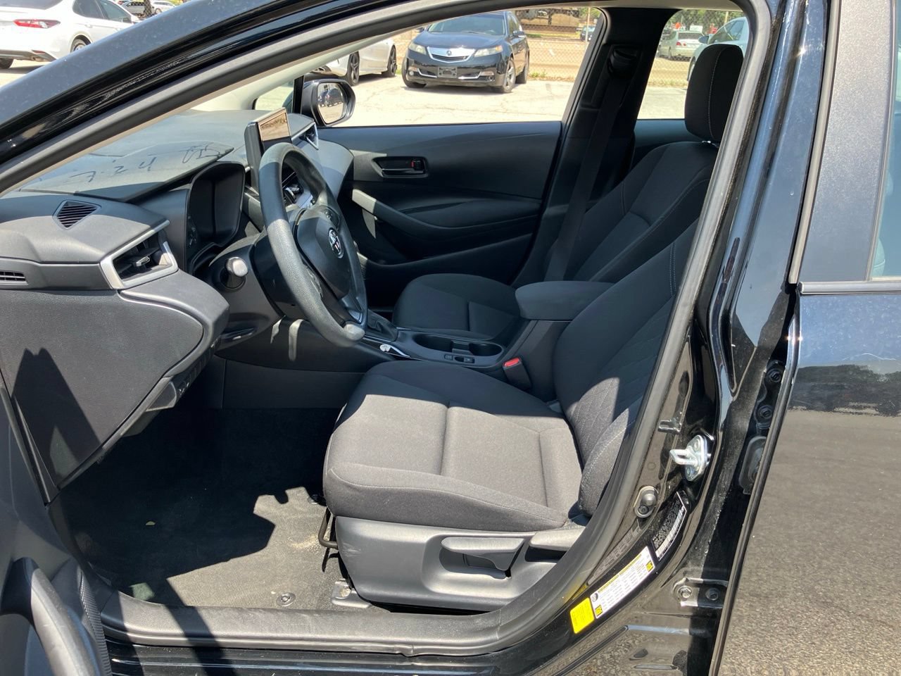 Used 2025 Toyota Corolla LE FWD image 7