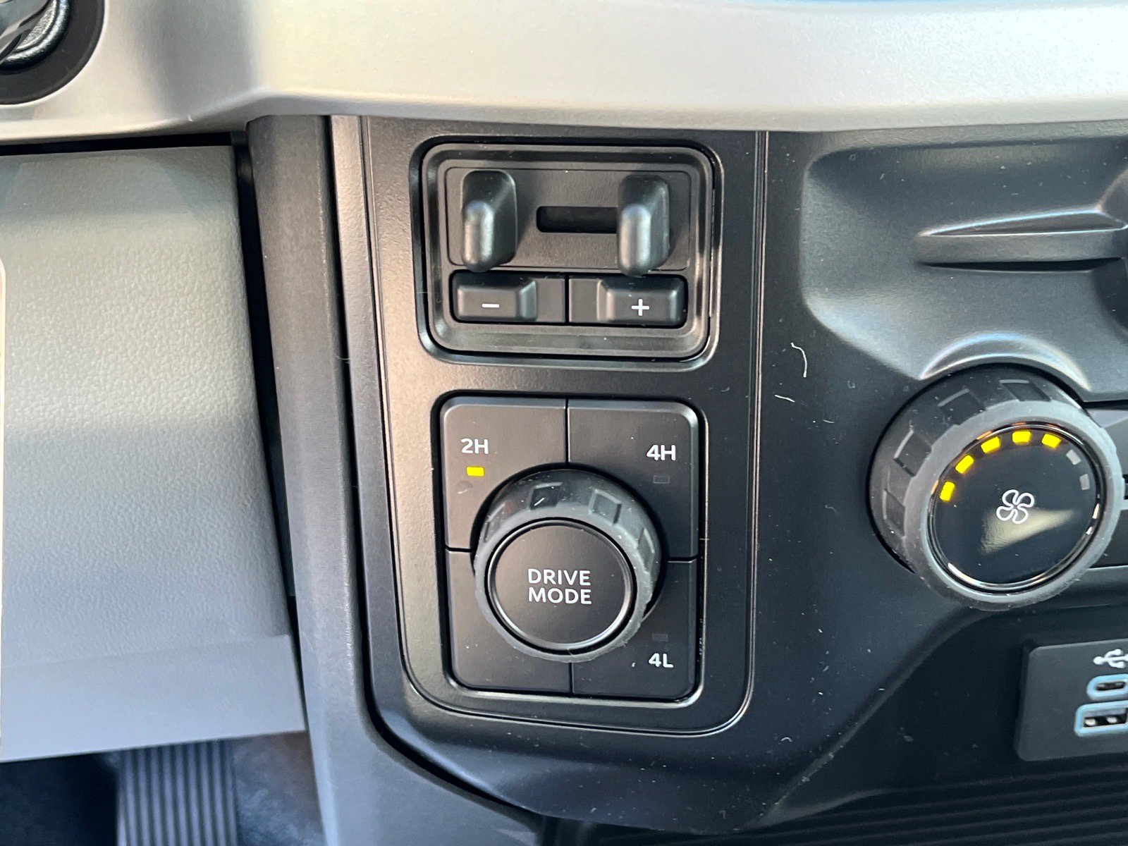 New 2026 Ford F350 XL w/ XL Chrome Package image 7