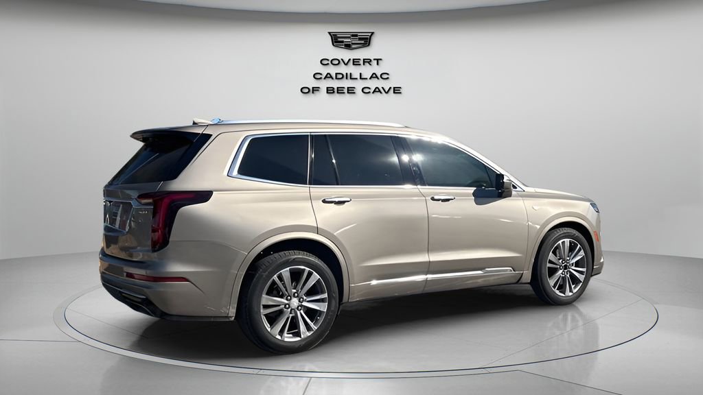 Used 2022 Cadillac XT6 Premium Luxury image 10