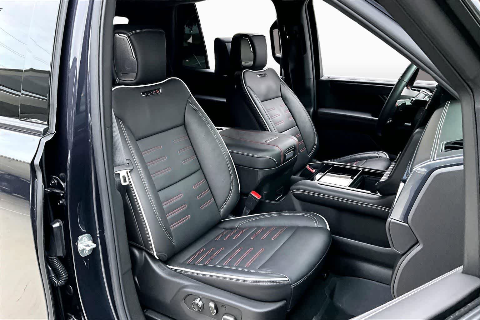 Used 2025 GMC Yukon AT4 Ultimate w/ LPO, Floor Liner Package AWD/4WD image 8