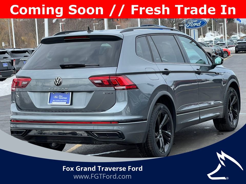 Used 2023 Volkswagen Tiguan SE R-Line AWD/4WD image 9