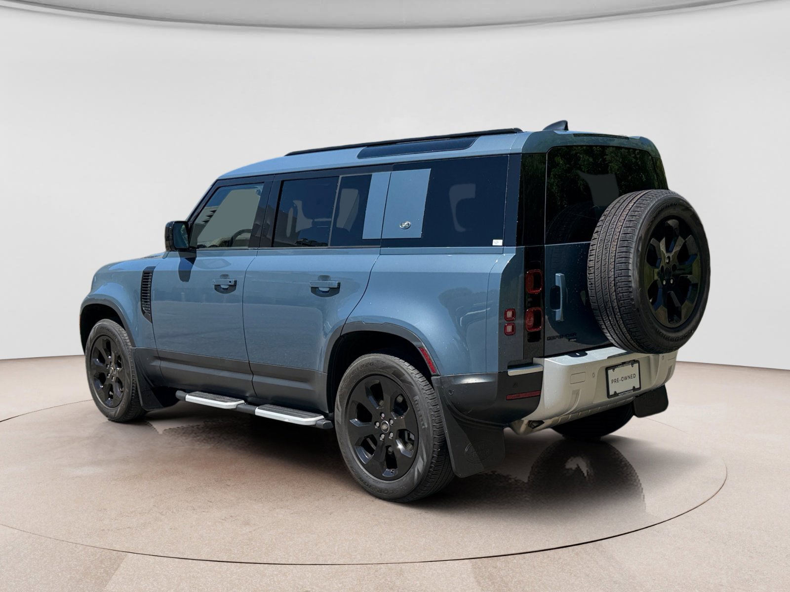 Used 2023 Land Rover Defender 110 SE AWD/4WD image 3