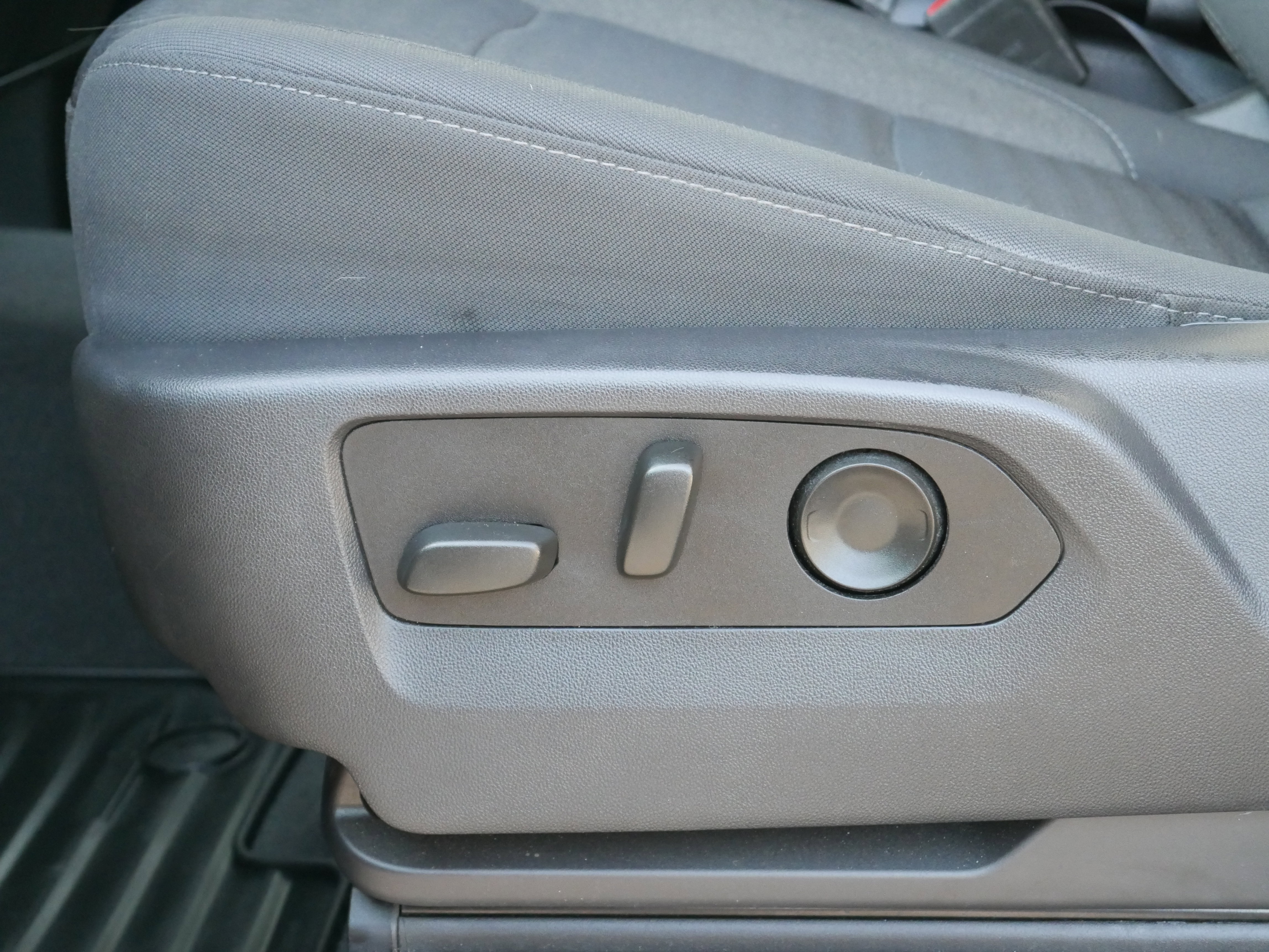 Certified 2023 Chevrolet Silverado 1500 Custom image 13