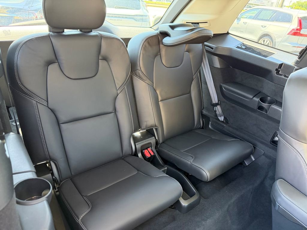 Certified 2025 Volvo XC90 T8 Ultra w/ Protection Package Premier AWD/4WD image 20