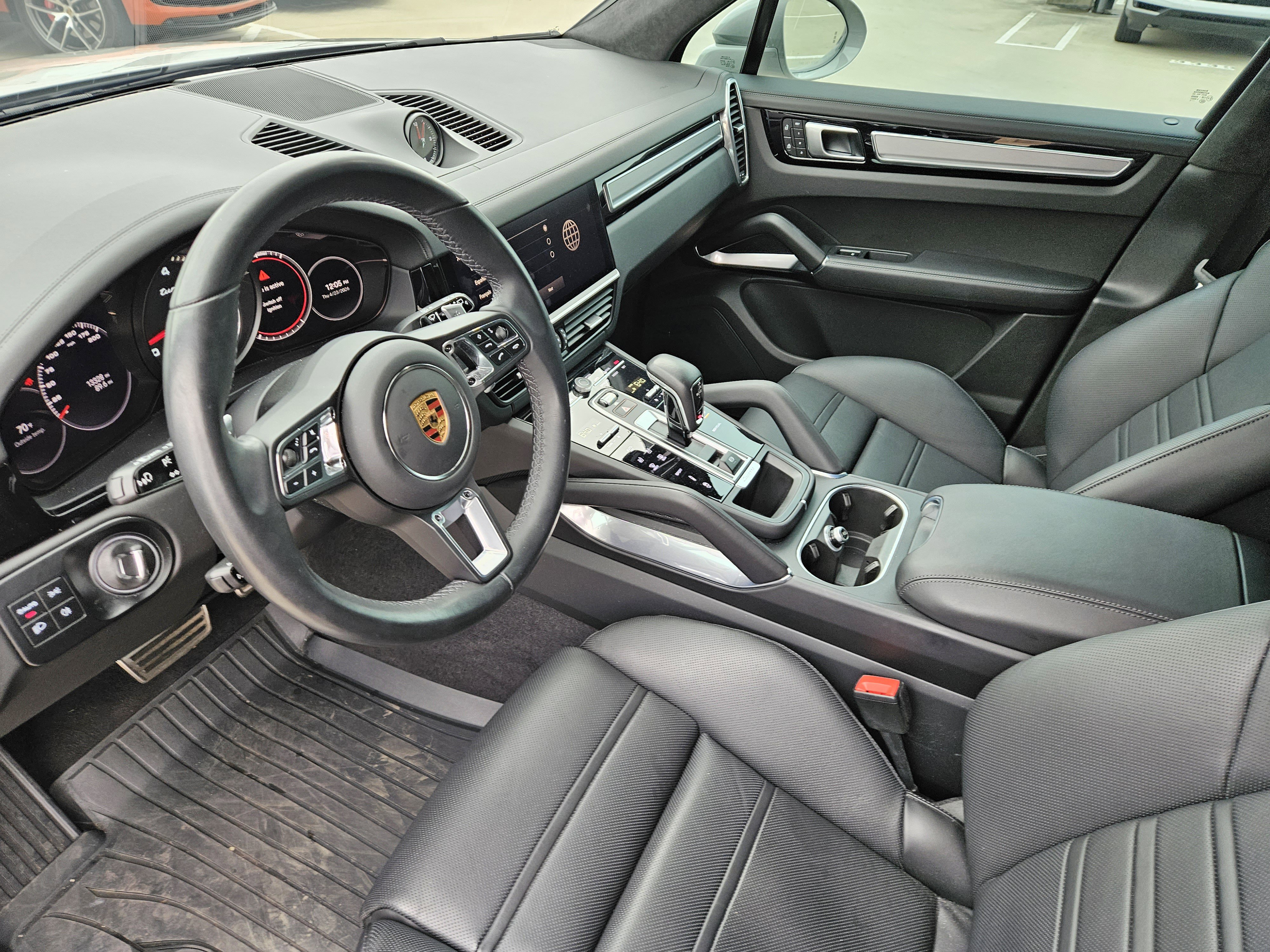 Certified 2022 Porsche Cayenne Turbo image 4