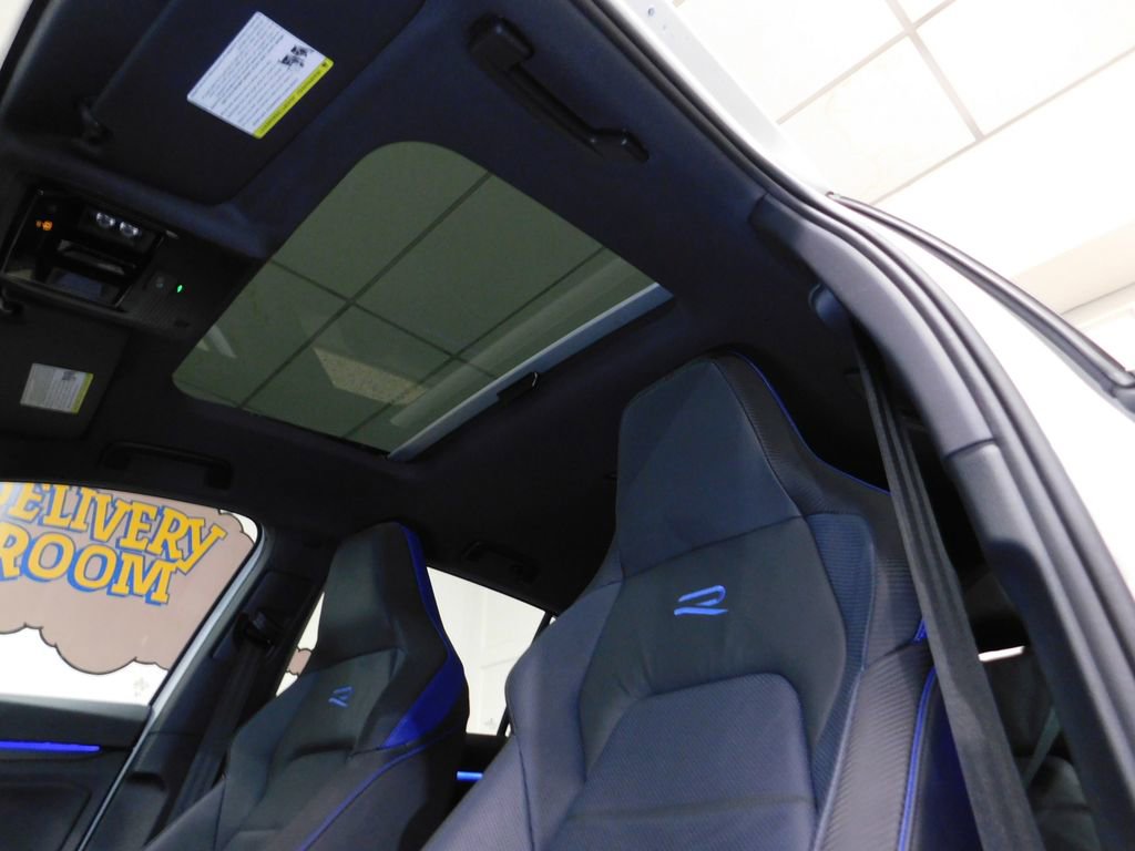 Used 2025 Volkswagen Golf R Black Edition image 45